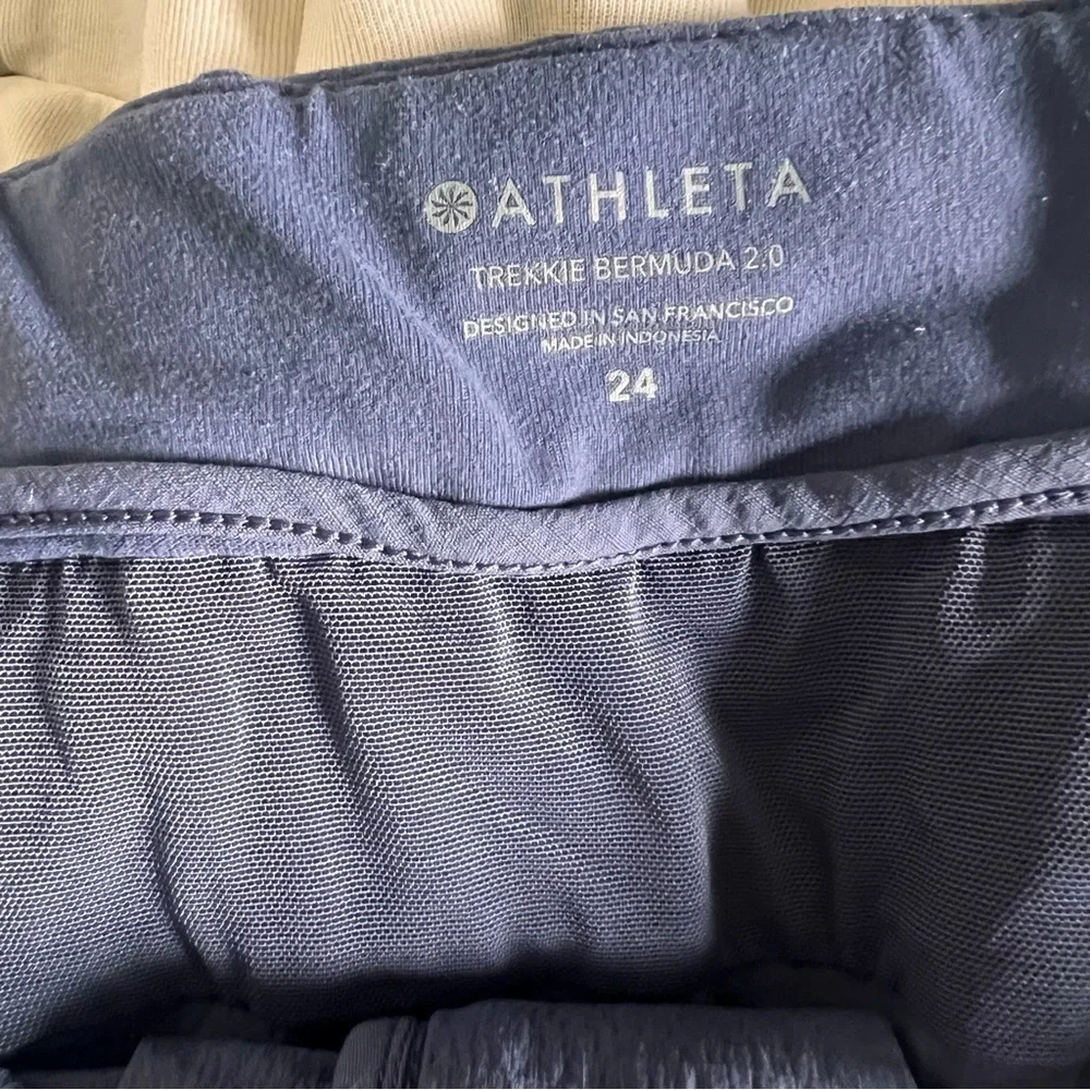 Athleta Gray Trekkie Bermuda 2.0 Shorts Constellation Blue Gray